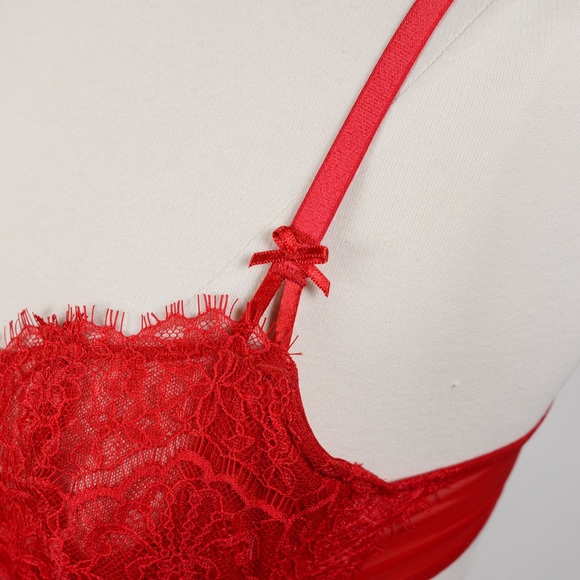 Victoria’s Secret Red Lace Bra 34C and House of Harlow Gold Hoops - Picture 5 of 10